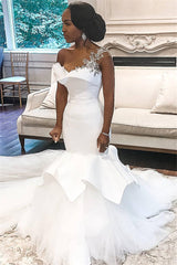 One shoulder White Mermaid Wedding Bridal Gowns with Ruffles Train