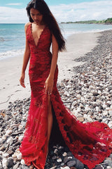 Red Lace Evening Dresses with Beaded Floral Appliques